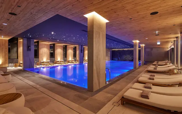 Birthday celebration ideas adults luxury pool party venue Belgrade VIP nightclub limousine service